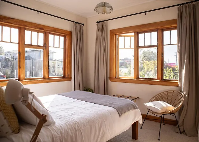 Kowhai Cottage