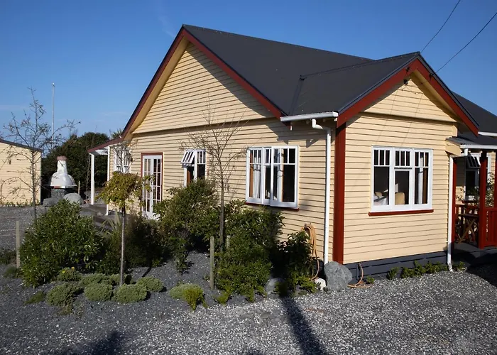 Kowhai Cottage